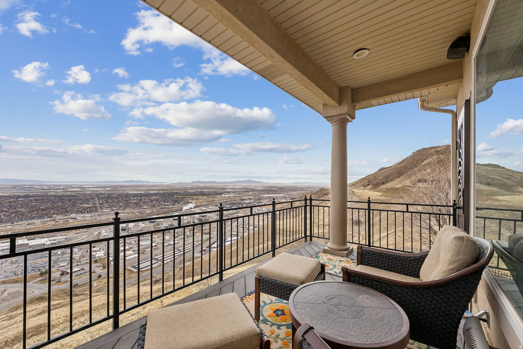 DORCHESTER POINTE - Residential