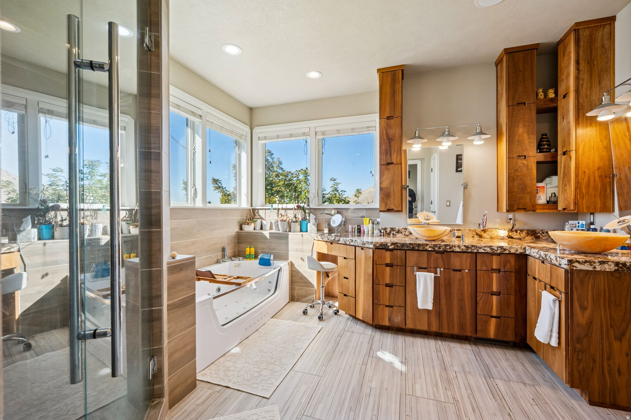 DORCHESTER POINTE - Residential