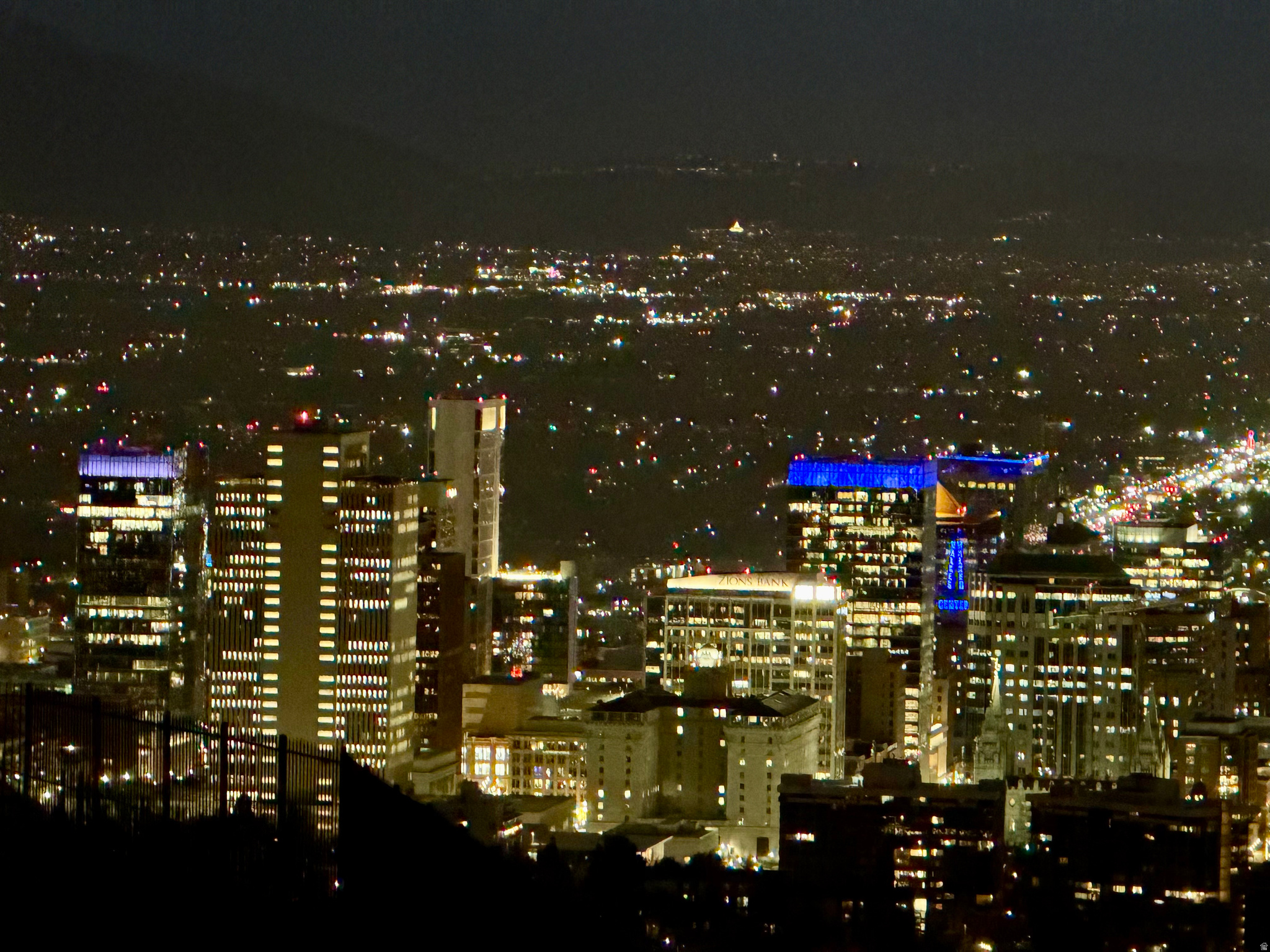 DORCHESTER POINTE - Residential