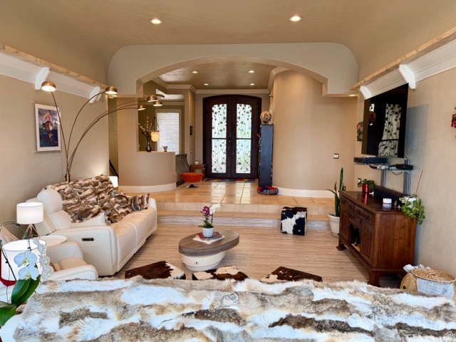 DORCHESTER POINTE - Residential