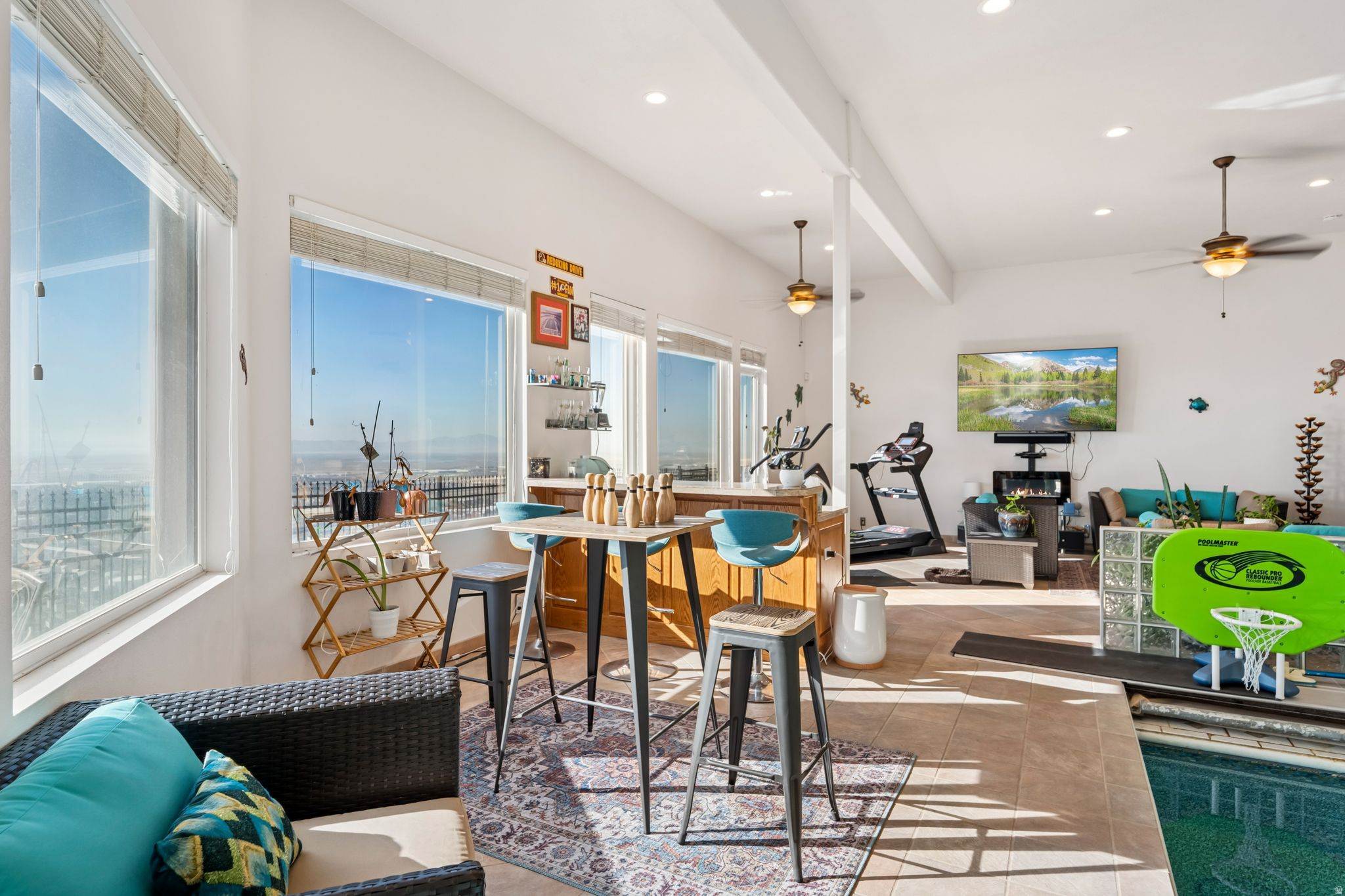 DORCHESTER POINTE - Residential