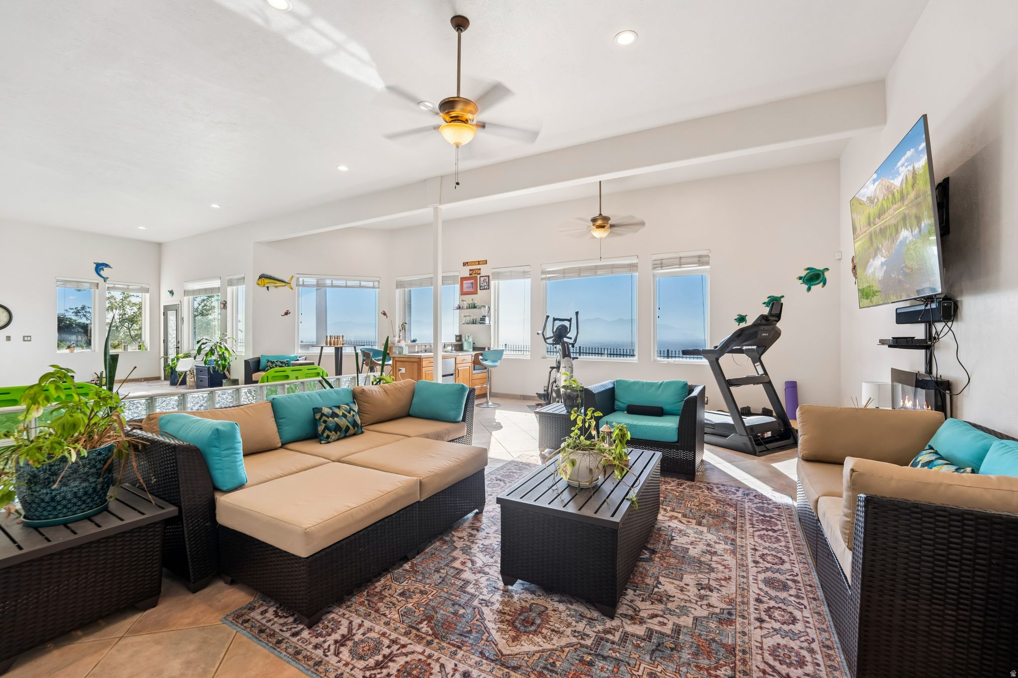 DORCHESTER POINTE - Residential