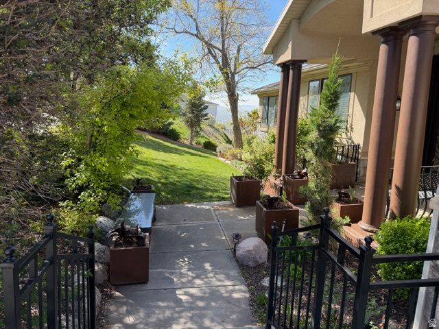 DORCHESTER POINTE - Residential