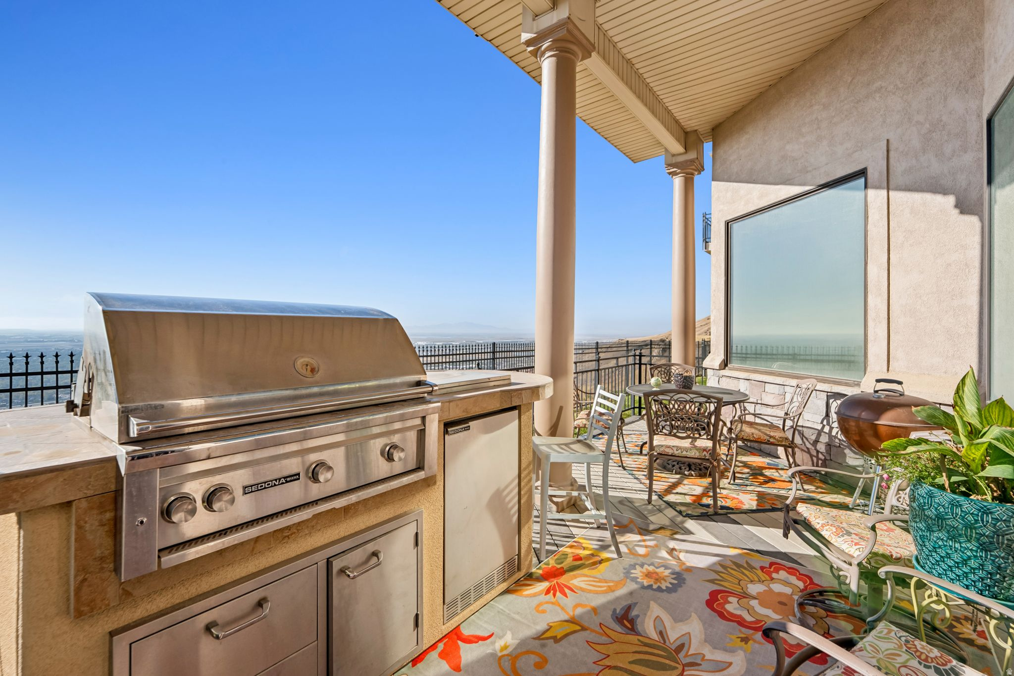 DORCHESTER POINTE - Residential