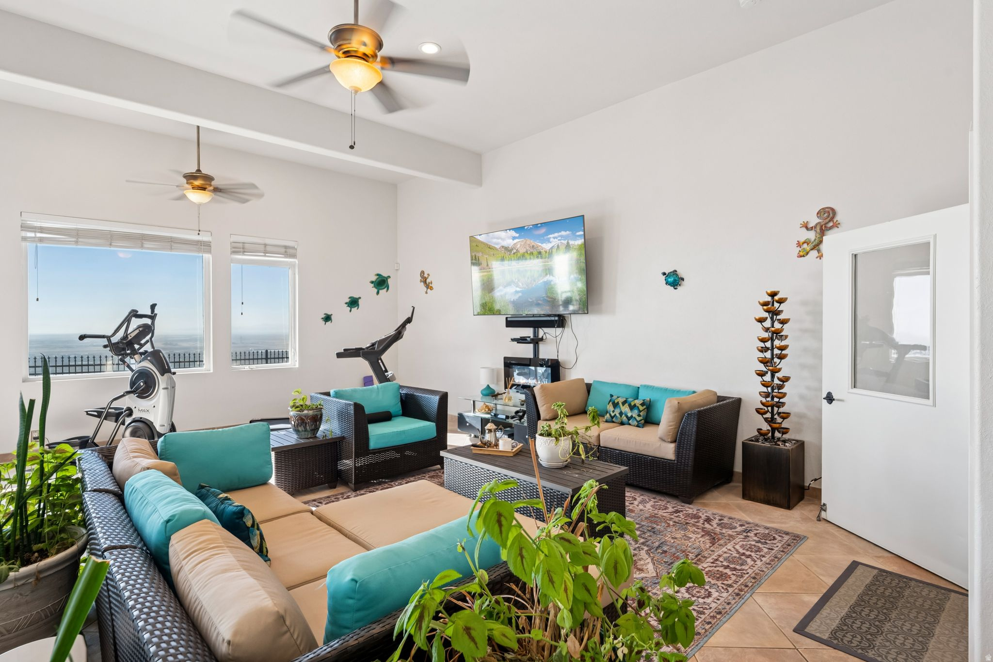 DORCHESTER POINTE - Residential