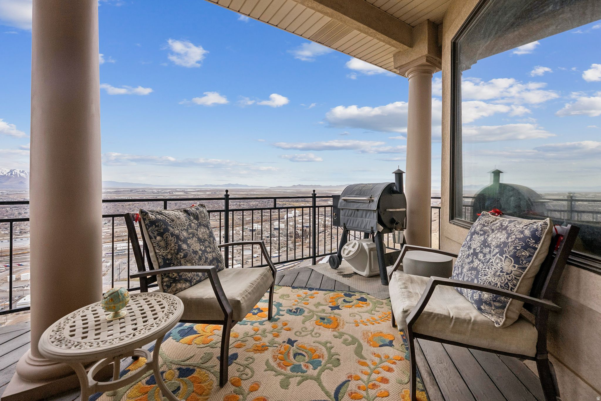 DORCHESTER POINTE - Residential