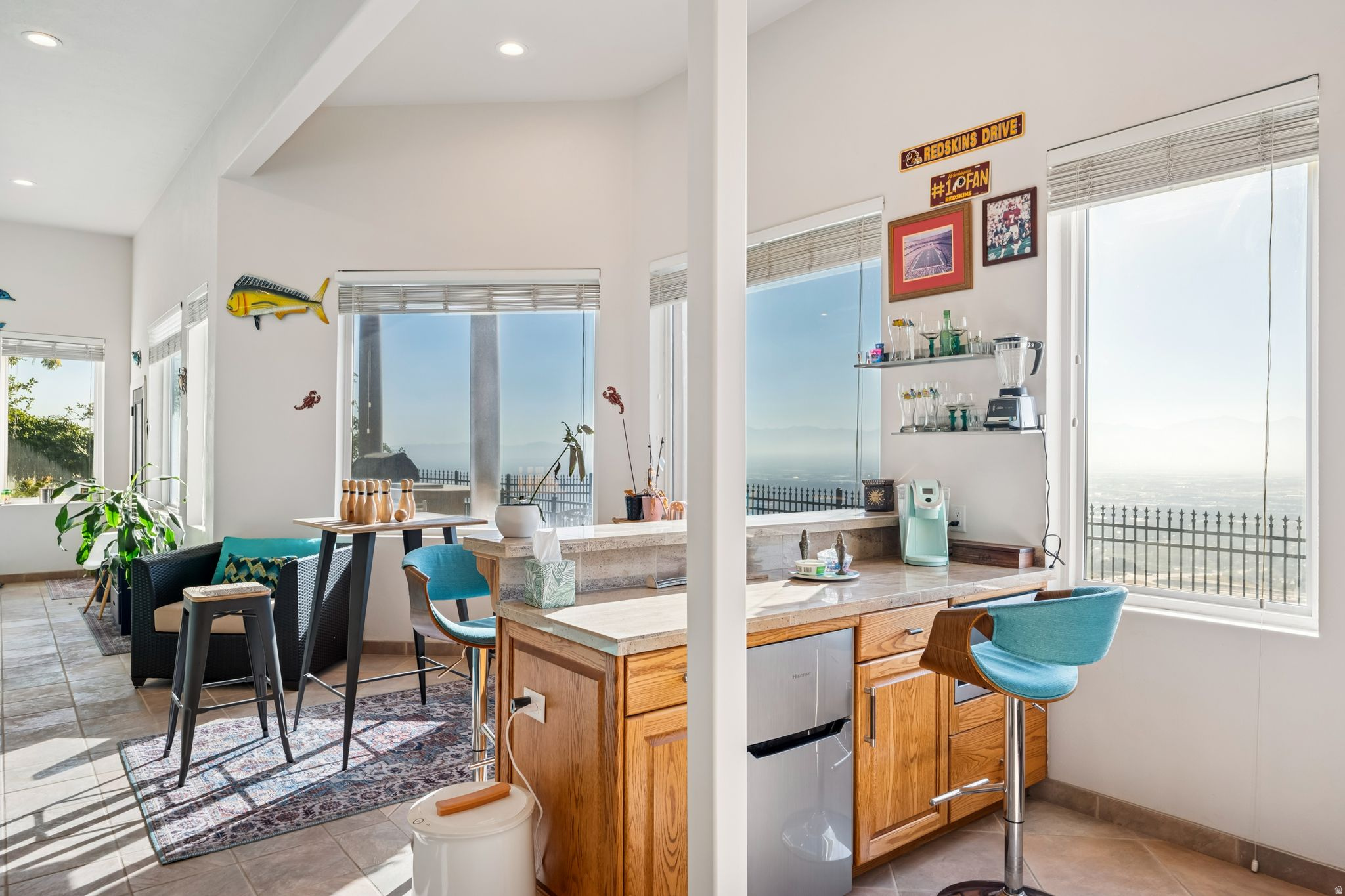 DORCHESTER POINTE - Residential