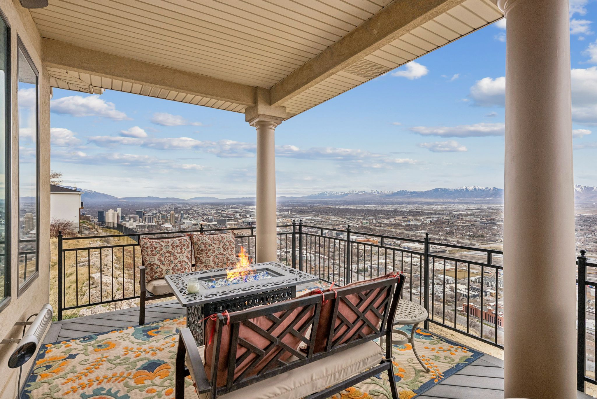 DORCHESTER POINTE - Residential