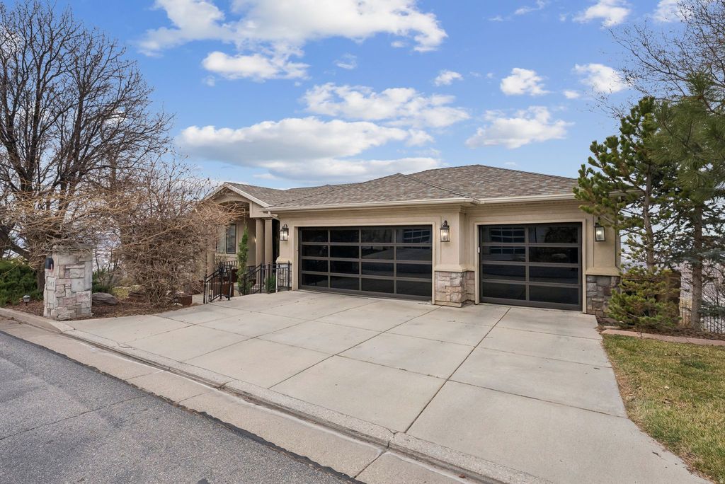 Photo of 941 N SANDHURST DR E, Salt Lake City, UT 84103 (MLS # 2137977)