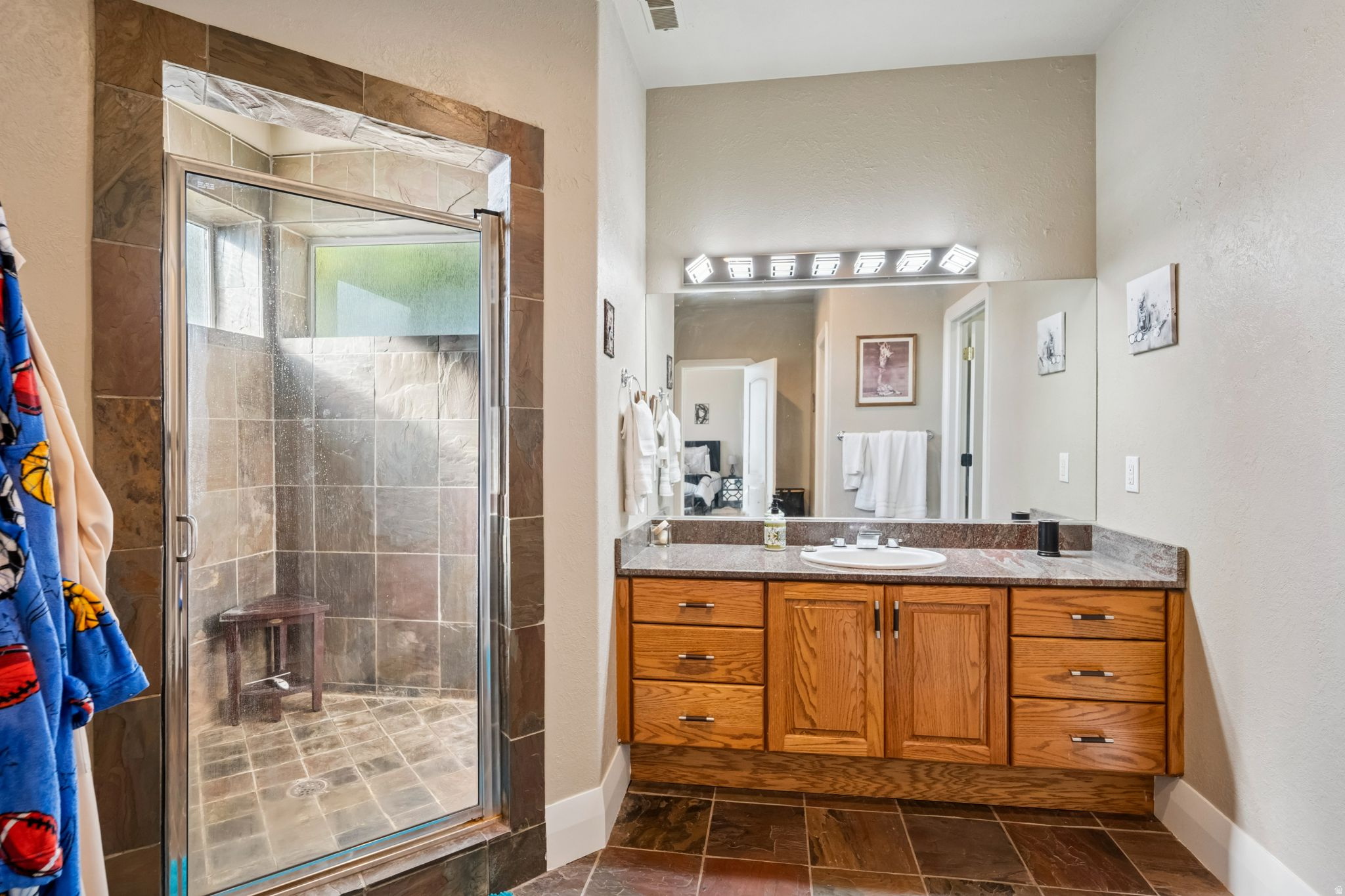 DORCHESTER POINTE - Residential