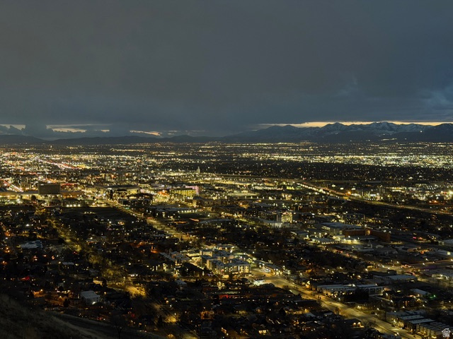 DORCHESTER POINTE - Residential