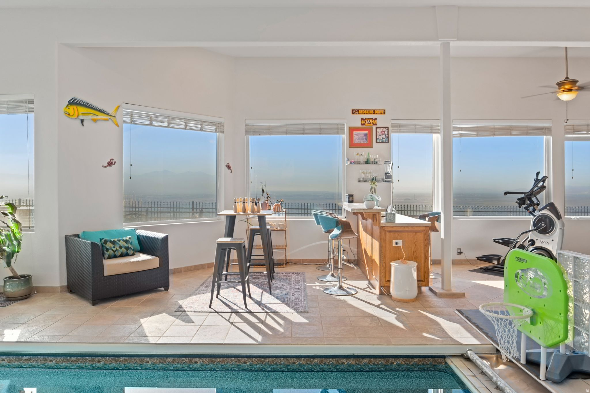 DORCHESTER POINTE - Residential