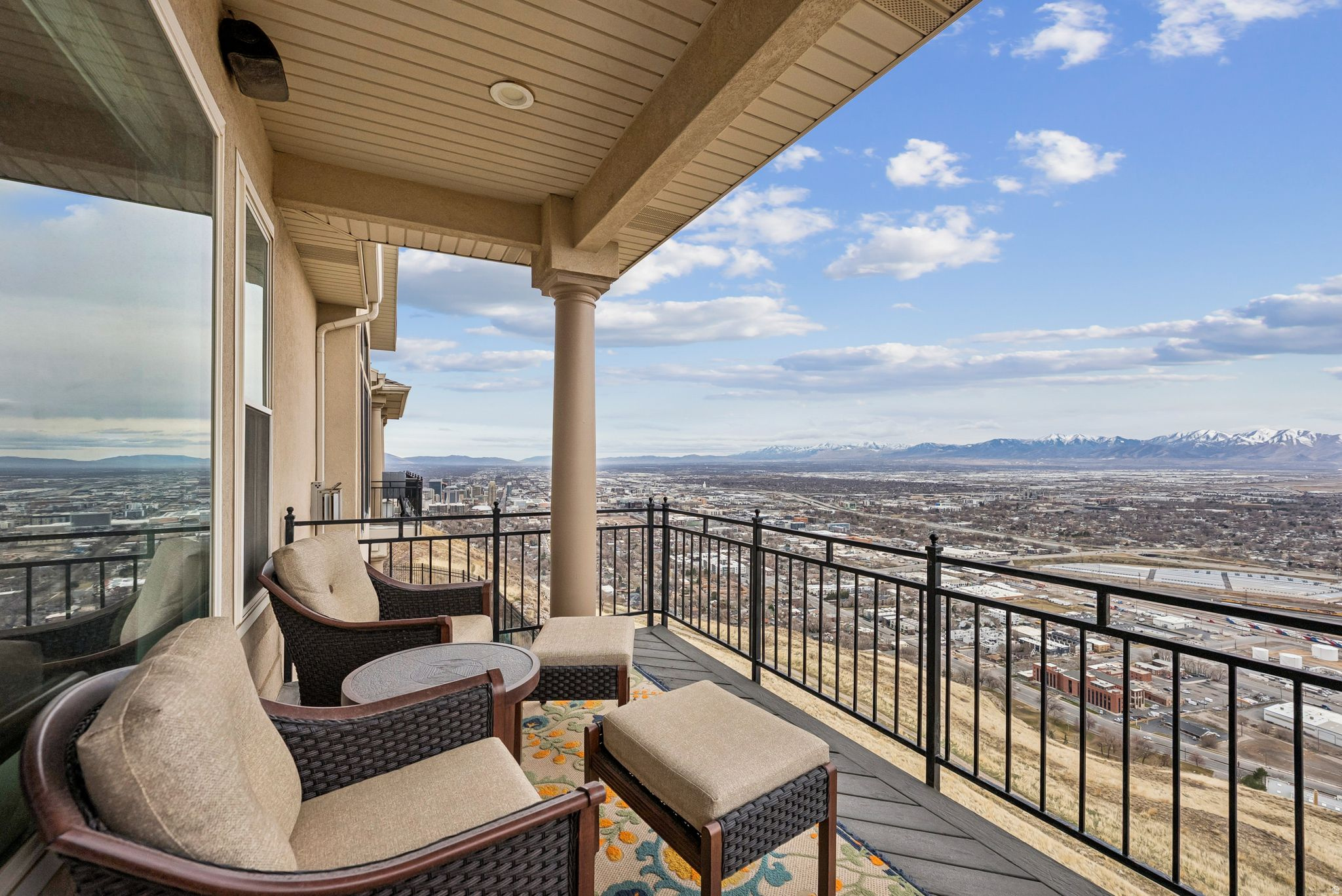 DORCHESTER POINTE - Residential