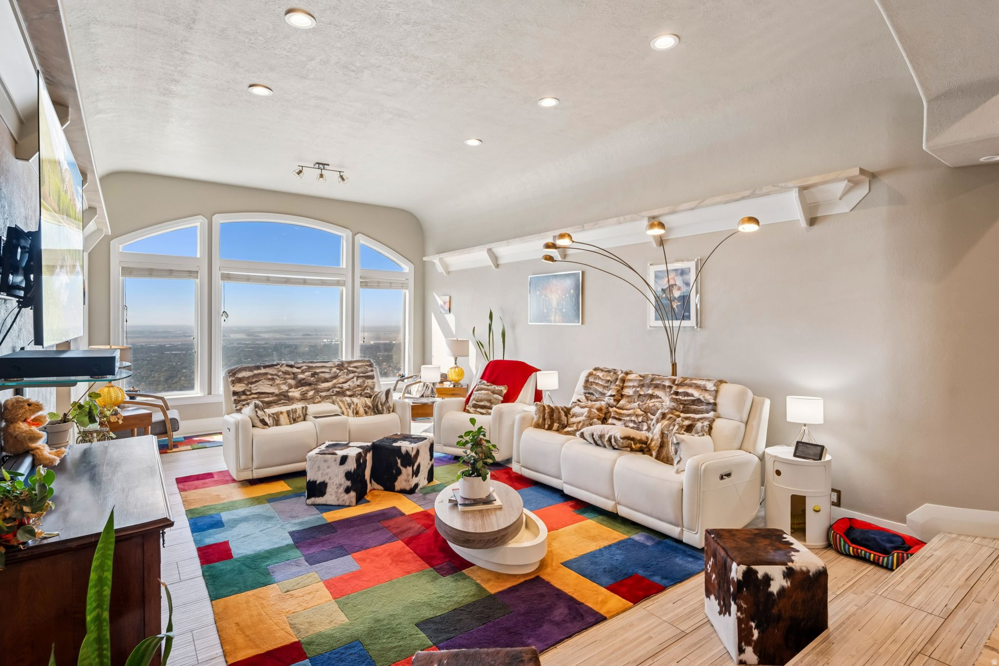 DORCHESTER POINTE - Residential