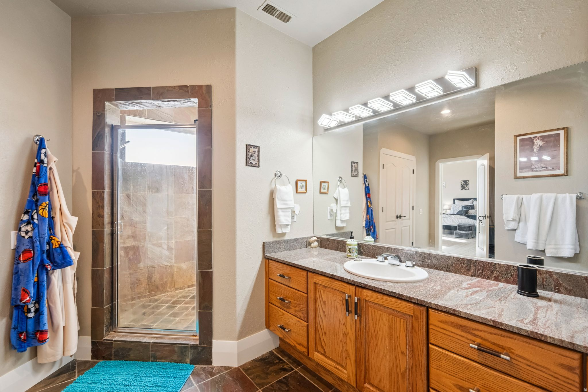 DORCHESTER POINTE - Residential