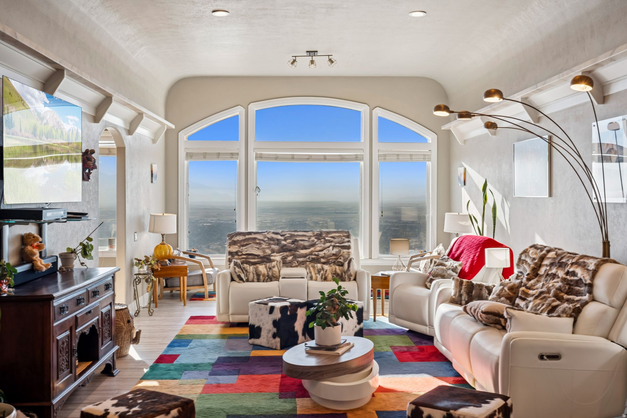 DORCHESTER POINTE - Residential