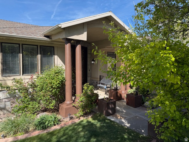 DORCHESTER POINTE - Residential