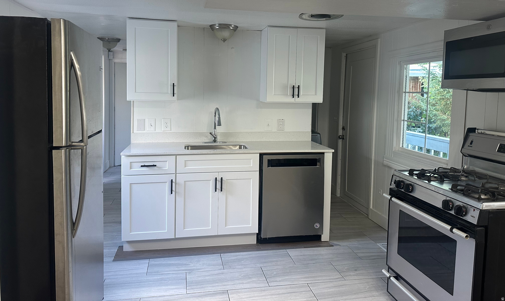 COUNTRY CLUB - Residential