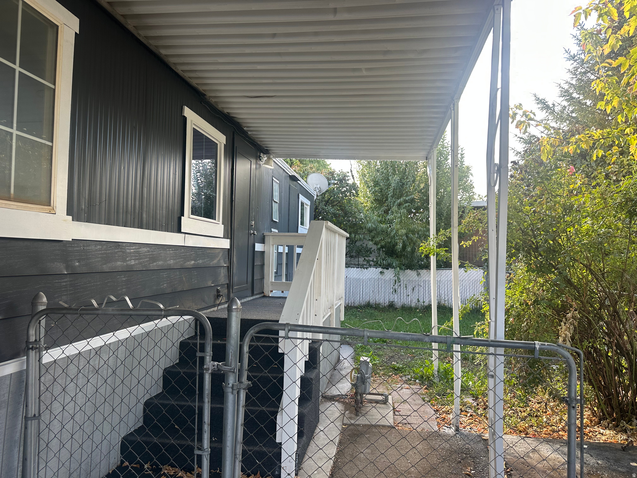 COUNTRY CLUB - Residential