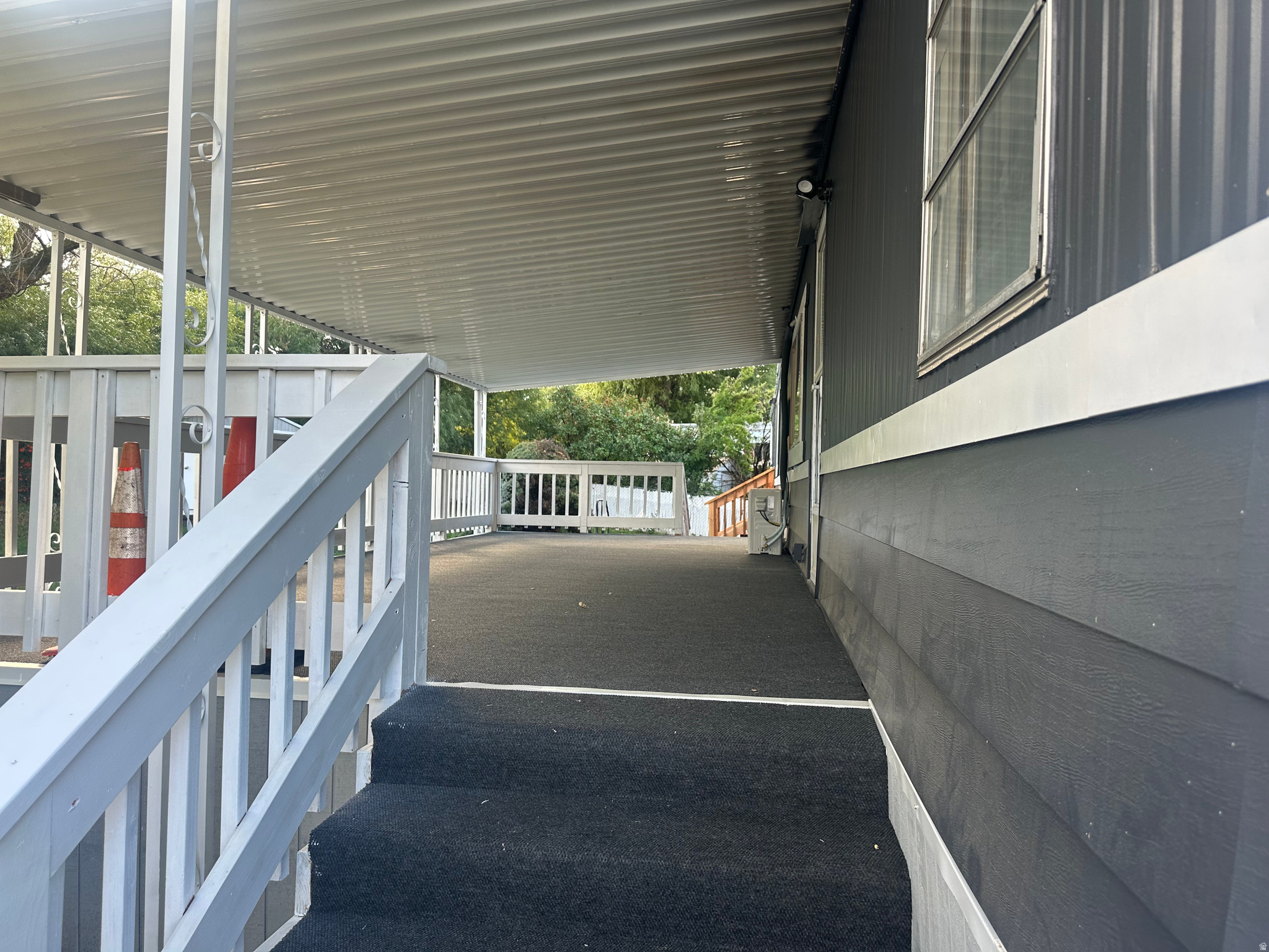 COUNTRY CLUB - Residential