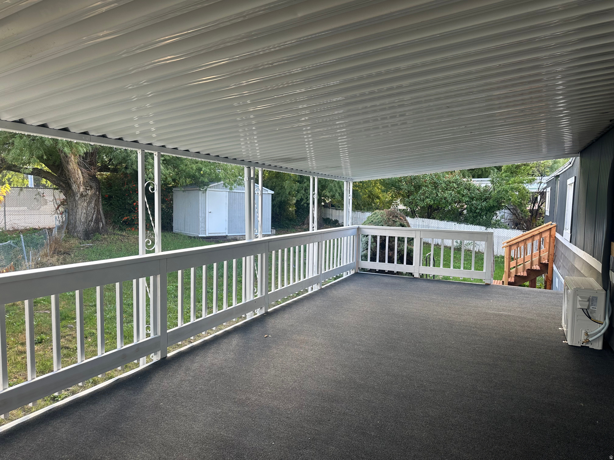 COUNTRY CLUB - Residential