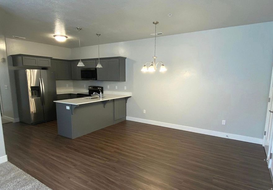 Beautiful main level condo! Built in 2019  Amazing high ceilings, well maintained, premier condo in highly desired community! Don't miss this chance to have a like new condo move in ready! So many amenities like the swimming pool, park & basketball court!