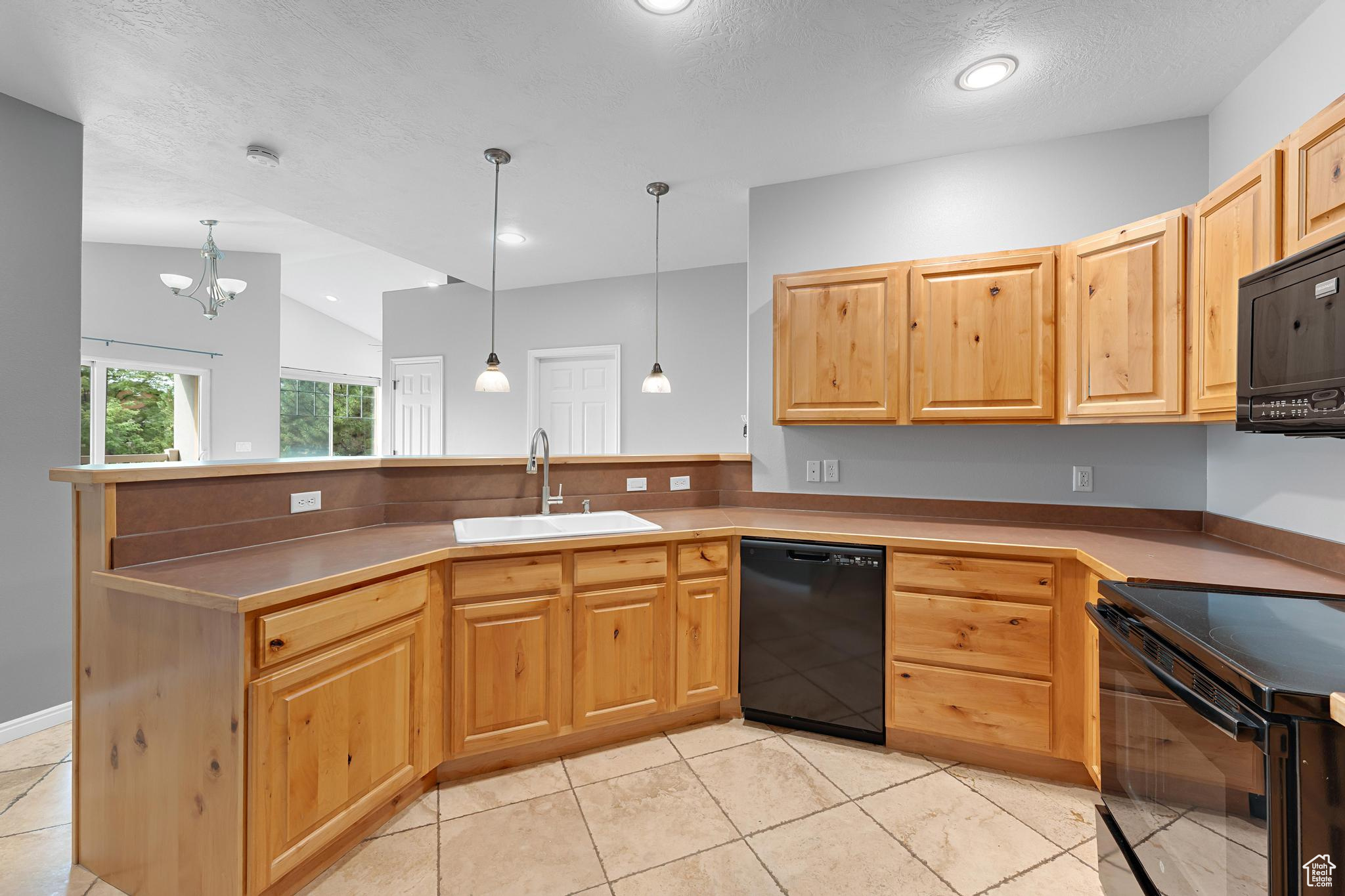 PEMBERLEY - Residential