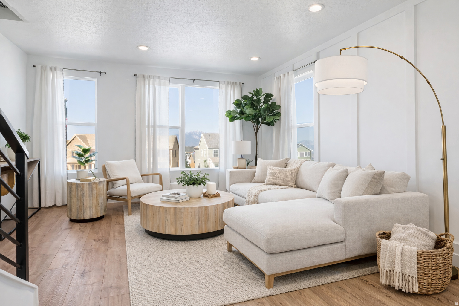 BEACON POINTE - Residential