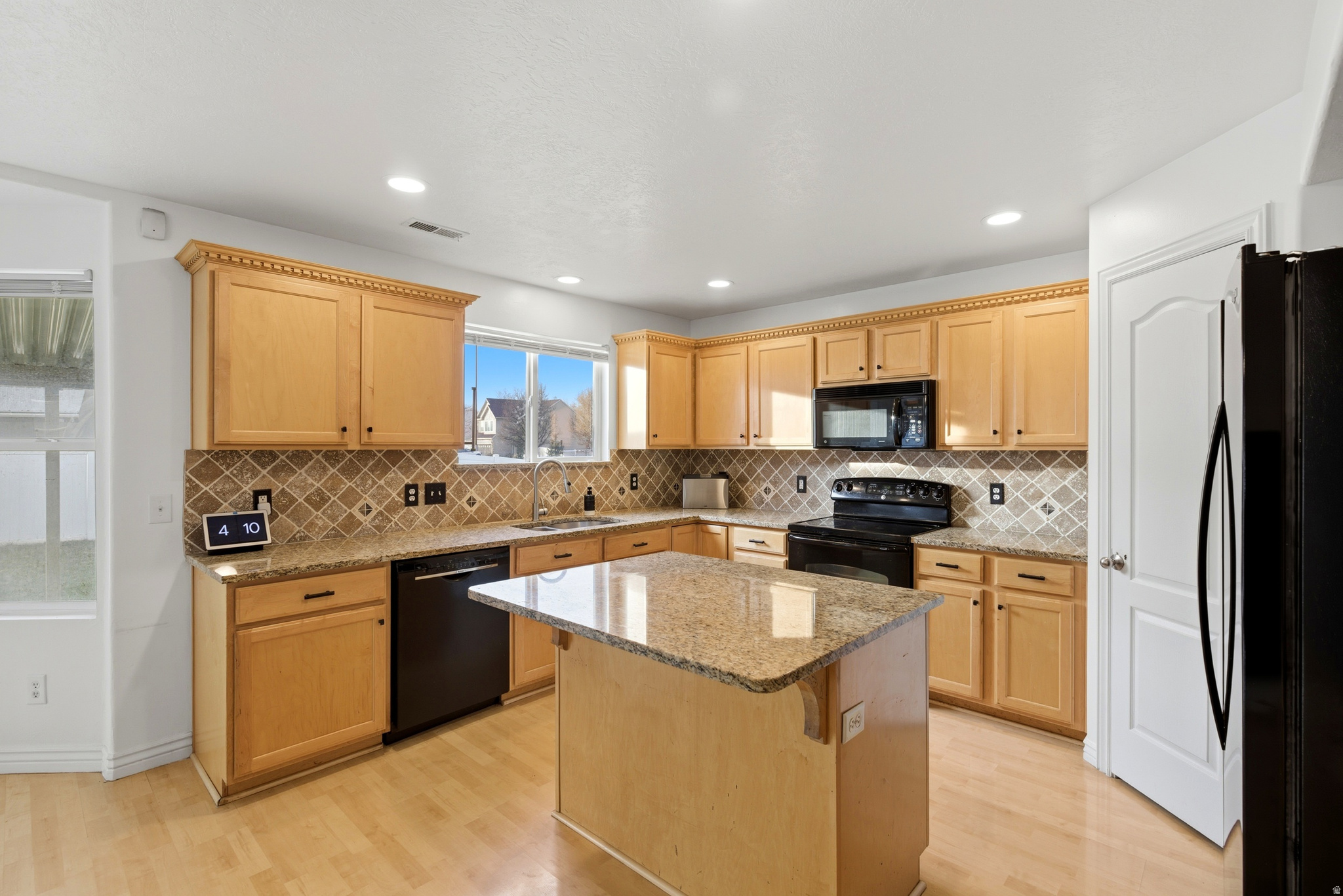 ARGYLE ACRES - Residential