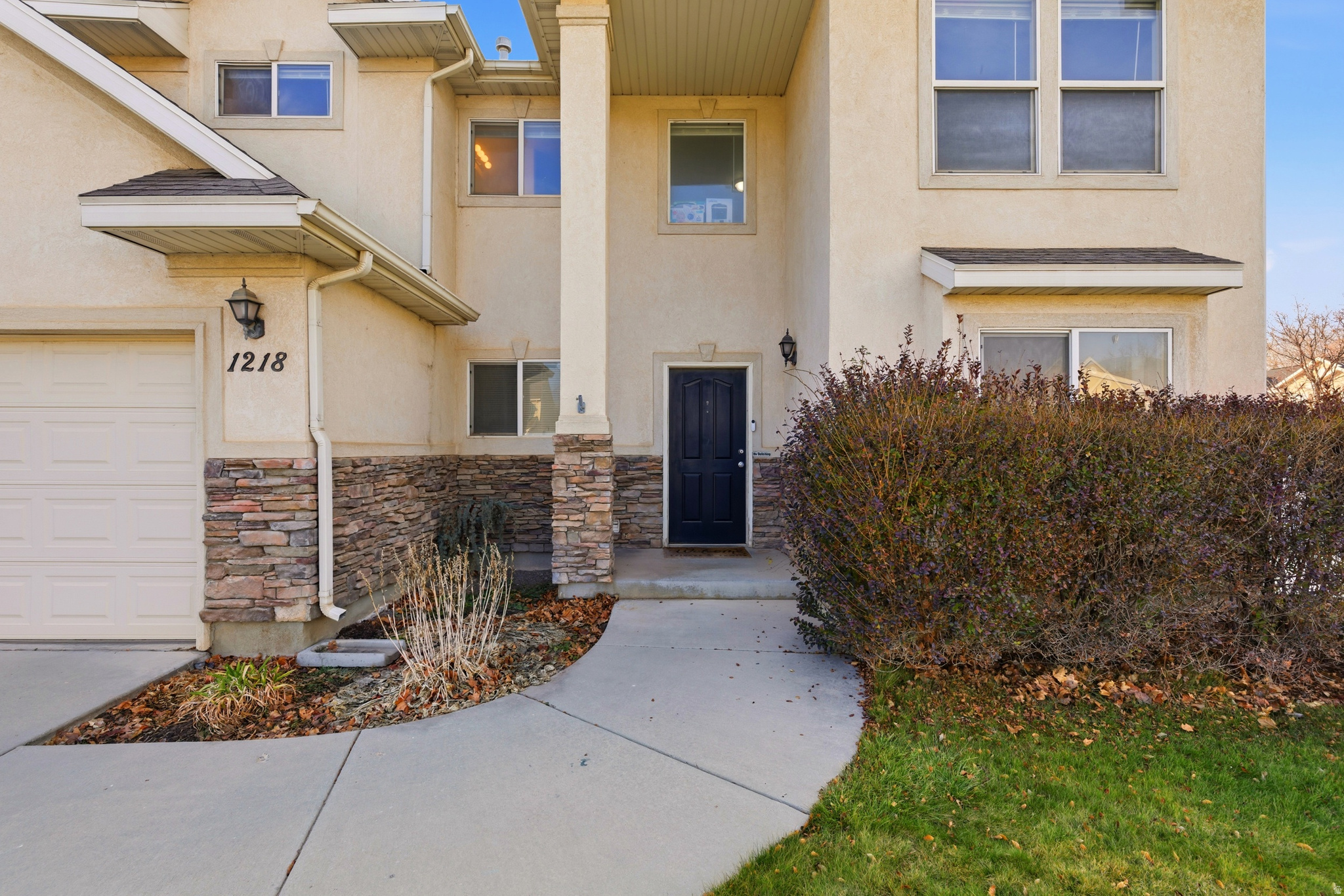 ARGYLE ACRES - Residential