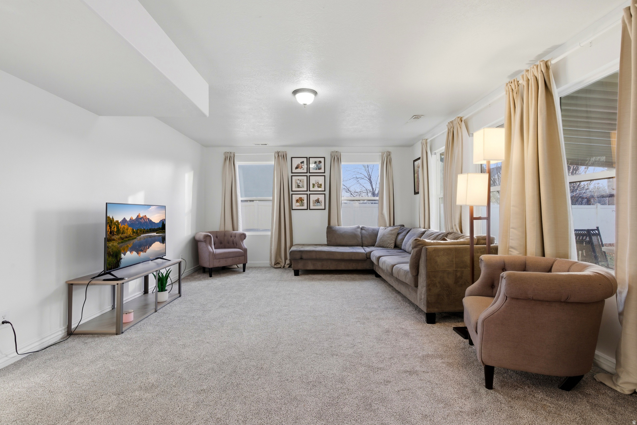 ARGYLE ACRES - Residential