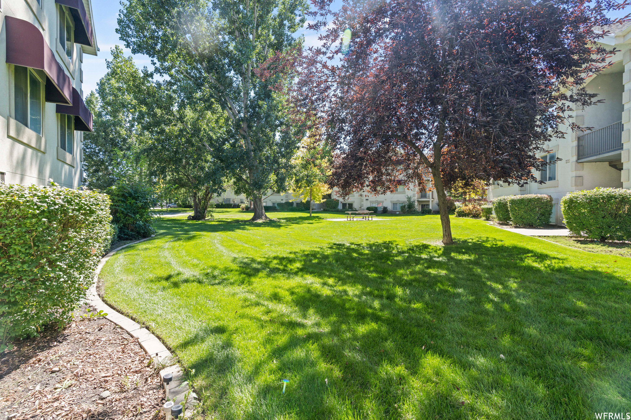 FRANKLIN PARK CONDO - Residential