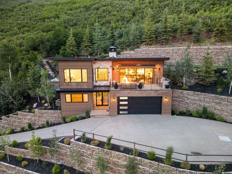 Homes For Sale - 1400 Weber Wild Rd<br/> Oakley, UT 84055
