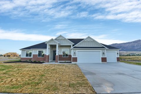 Tiny photo for 640 S 175 E, Hyde Park, UT 84318 (MLS # 2135489)