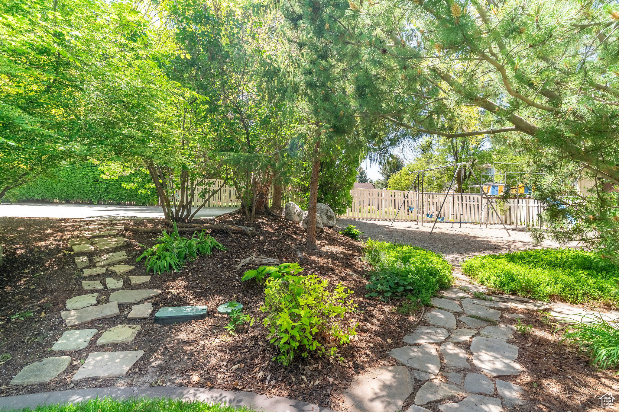 BOYNTON ESTATES - Residential