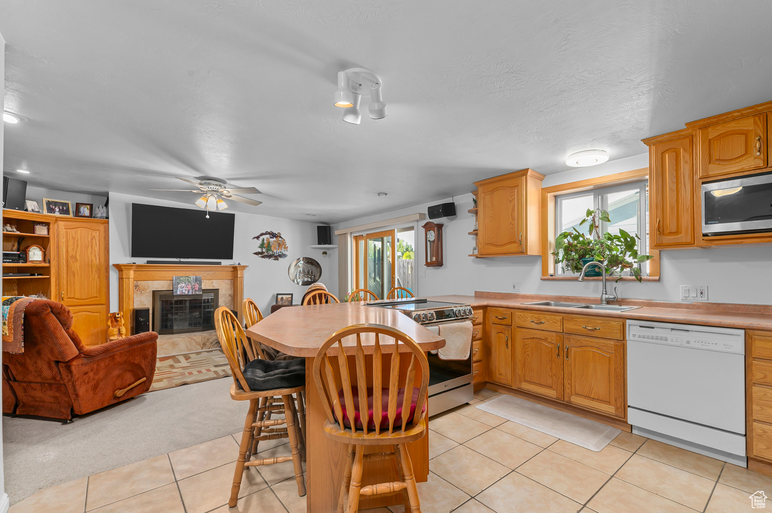 MEADOWS - Residential