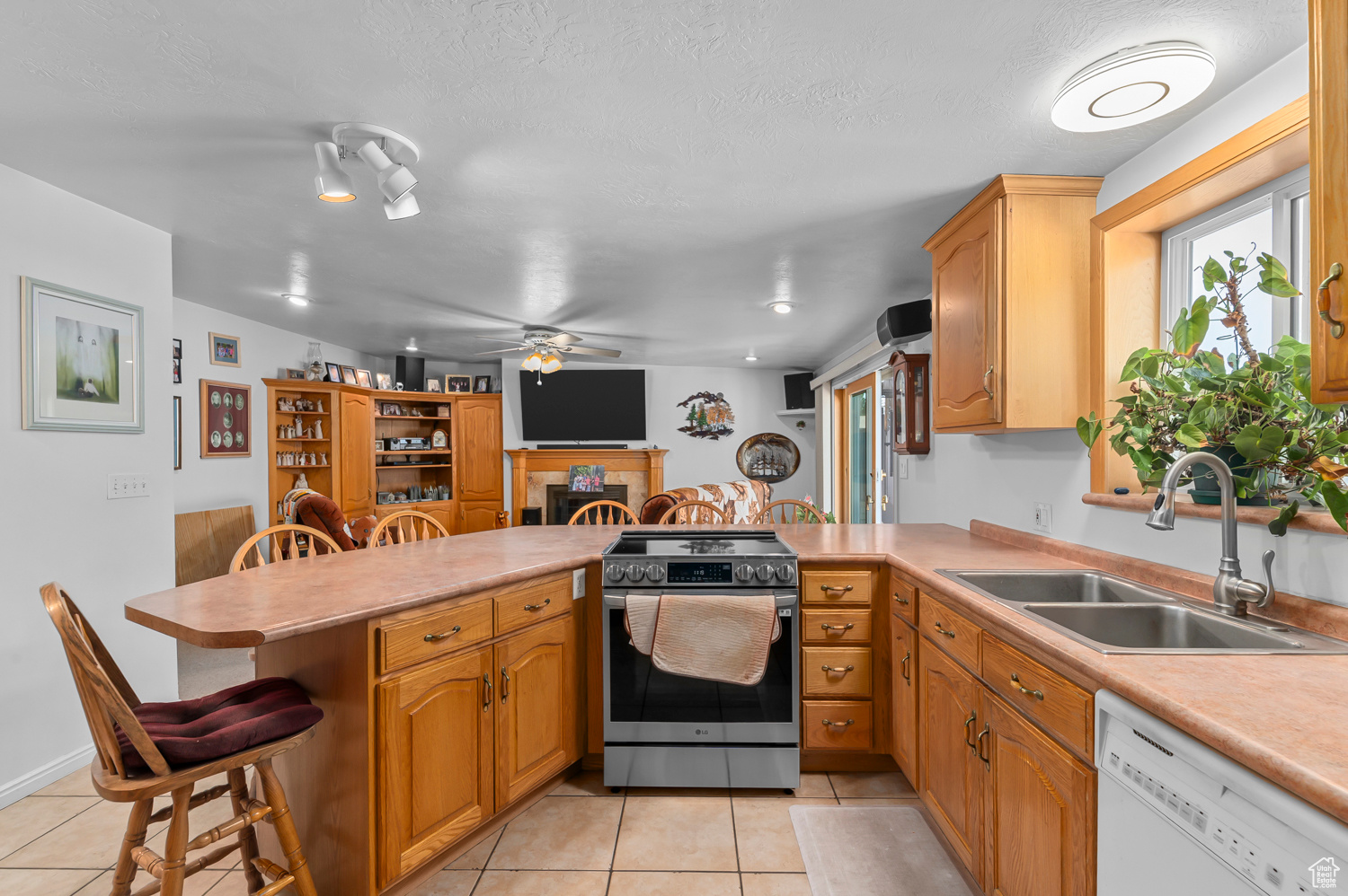 MEADOWS - Residential