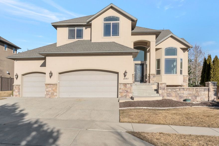 Welcome to life @ the top of Suncrest! Open the door to vaulted ceilings and a flood of natural light. Your family will be more than comfortable in 4 bedrooms, 3.5 baths, and 4 entertainment areas! Be secure under a brand new roof! The over sized 3 car garage is already wired for your electric car charger. You have a private backyard & can also enjoy the Suncrest amenities. There are seasonal swimming pool & hot tubs, clubhouse, exercise room, hiking & biking trails, & includes basic cable! Don't wait to view this amazing home!