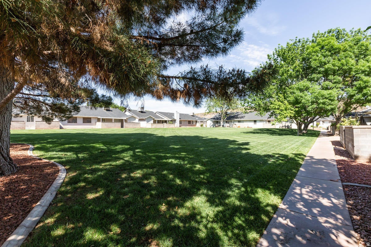 ALPHA TOWNHOMES - Residential