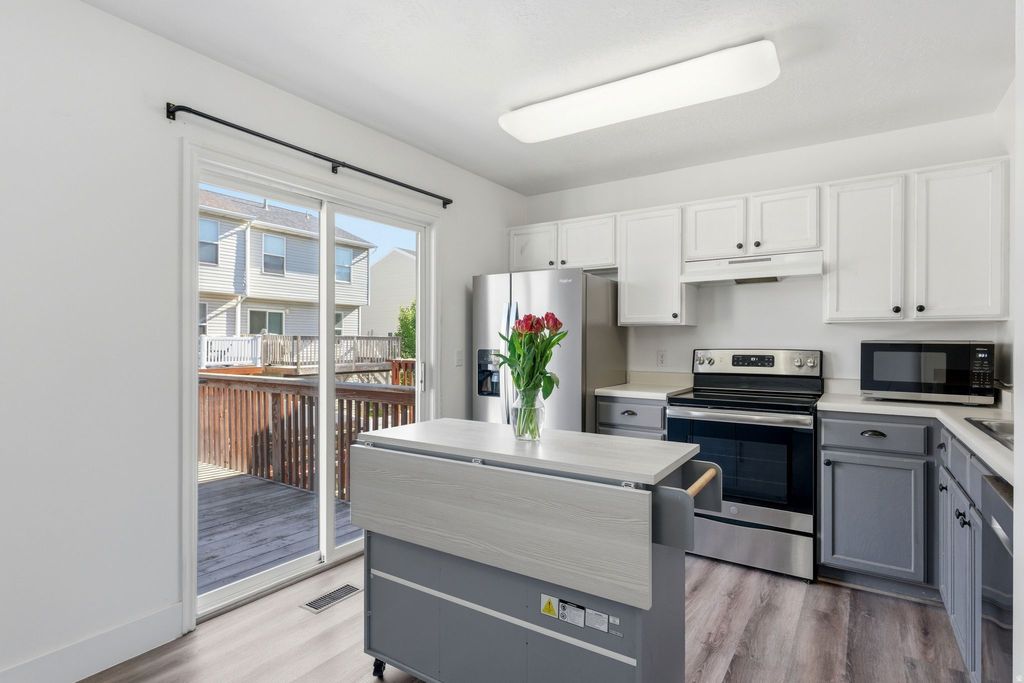 Photo of 367 E 525 S, Clearfield, UT 84015 (MLS # 2155409)