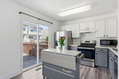 Tiny photo for 367 E 525 S, Clearfield, UT 84015 (MLS # 2155409)