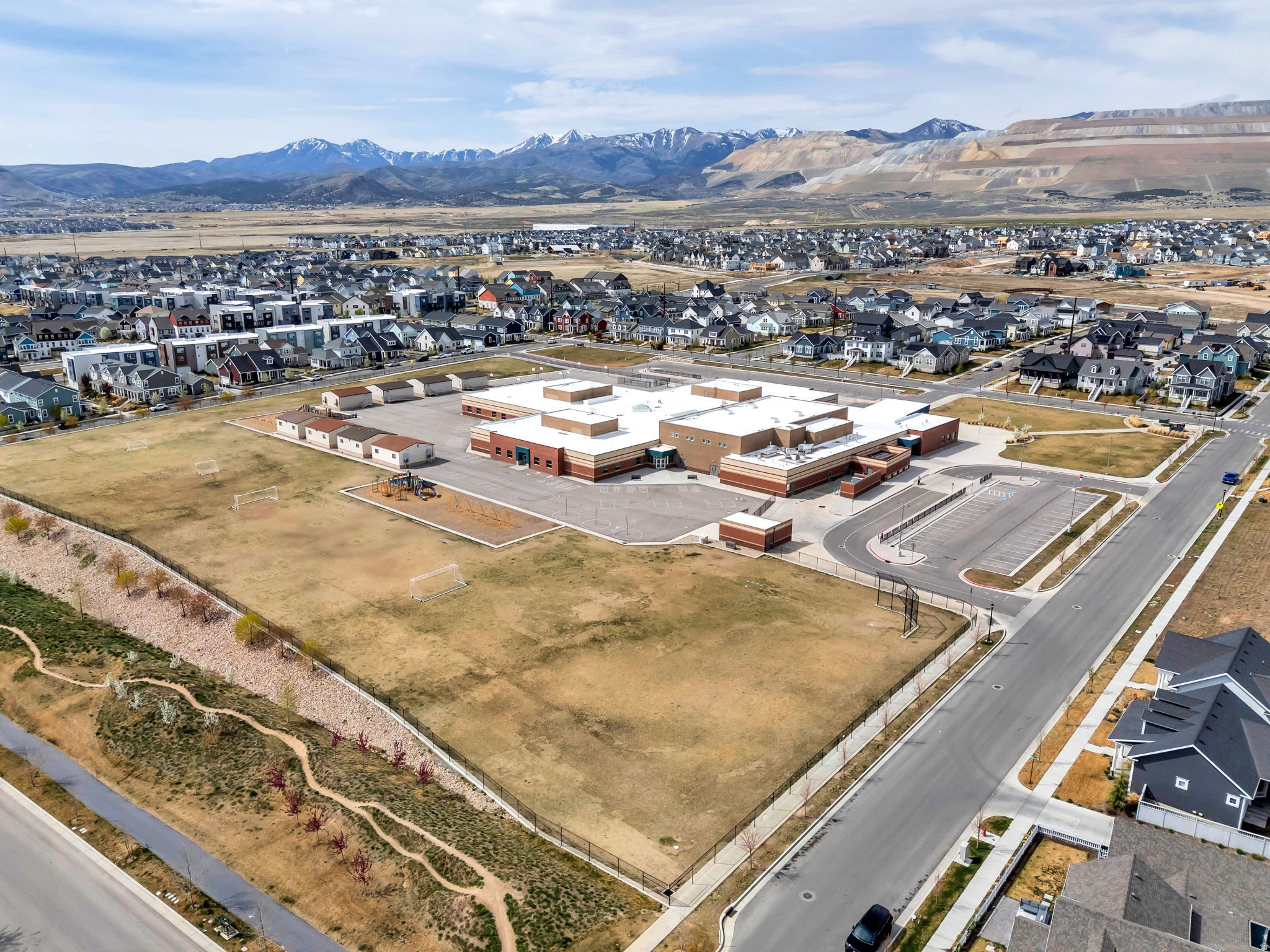 DAYBREAK - Residential