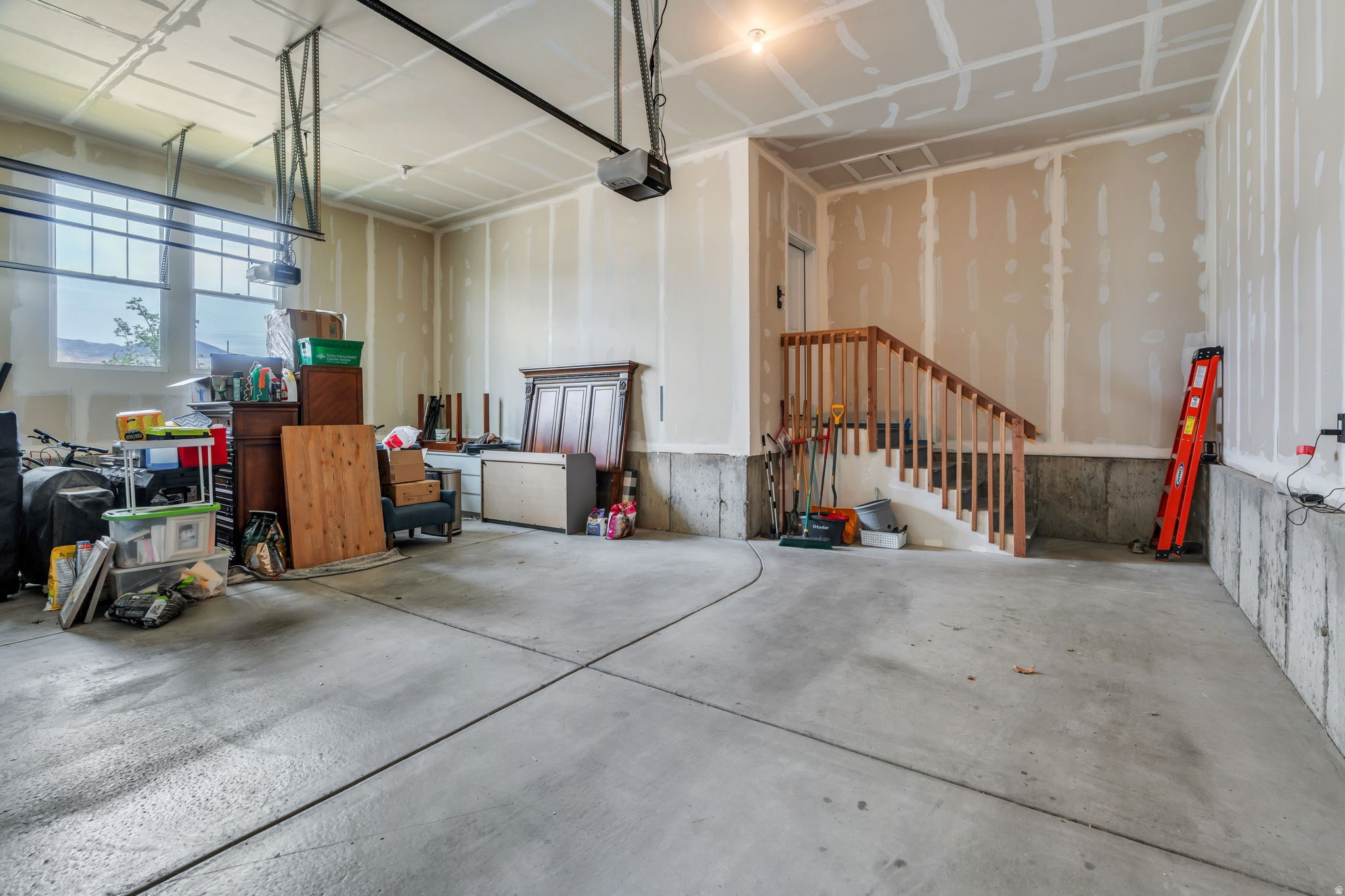 DAYBREAK - Residential