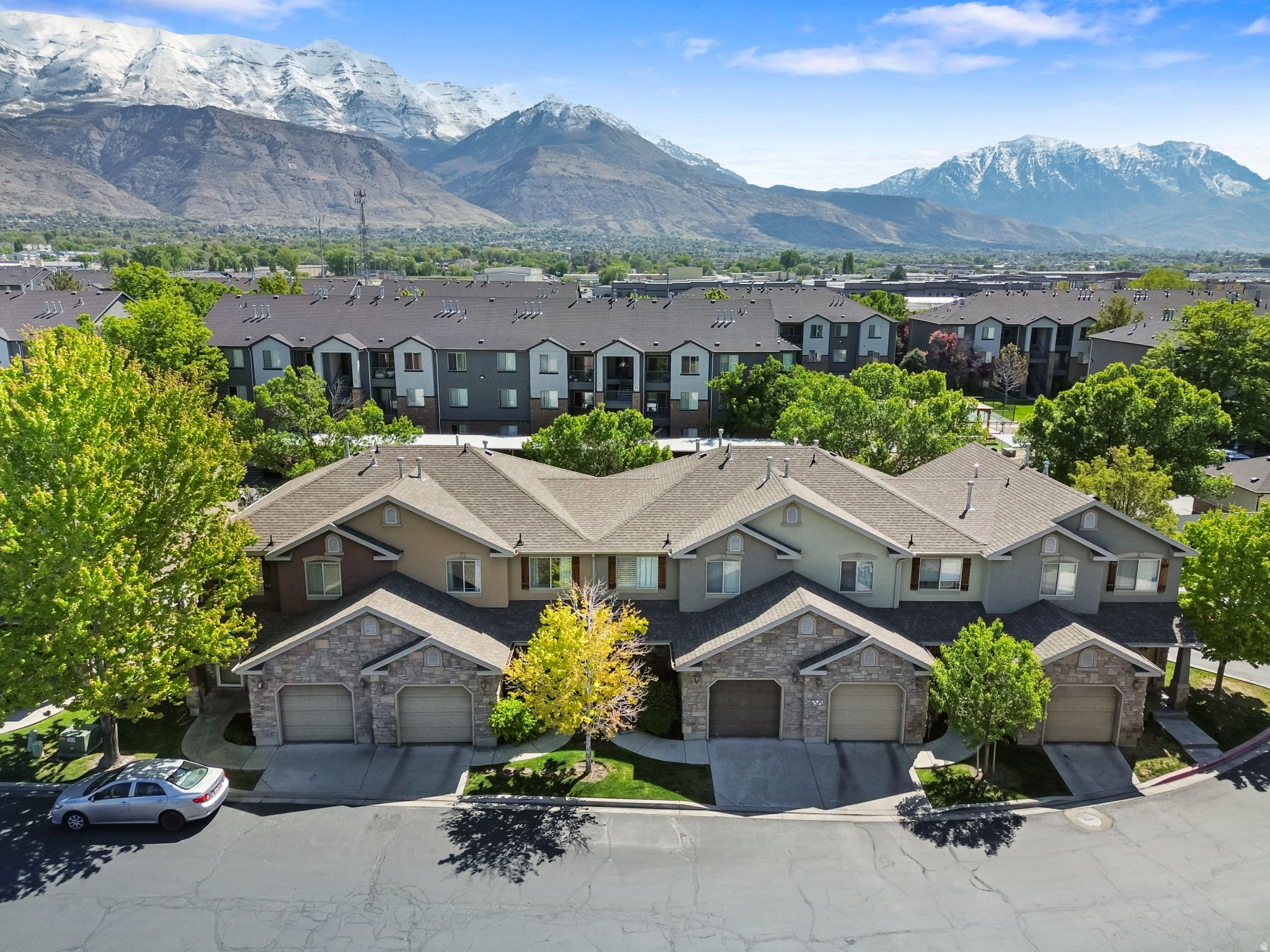 GATEWAY VILLAGE - Residential