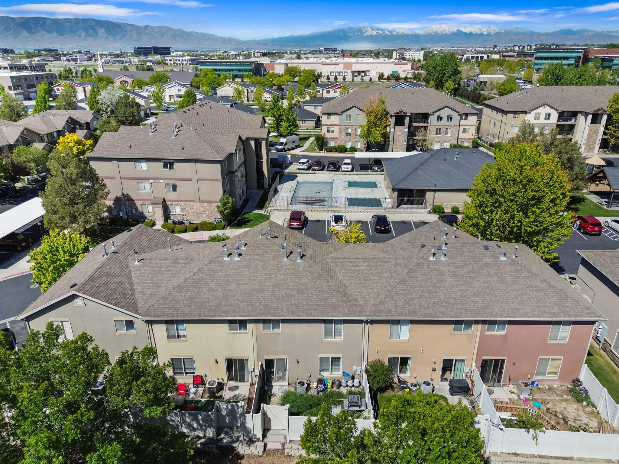 GATEWAY VILLAGE - Residential