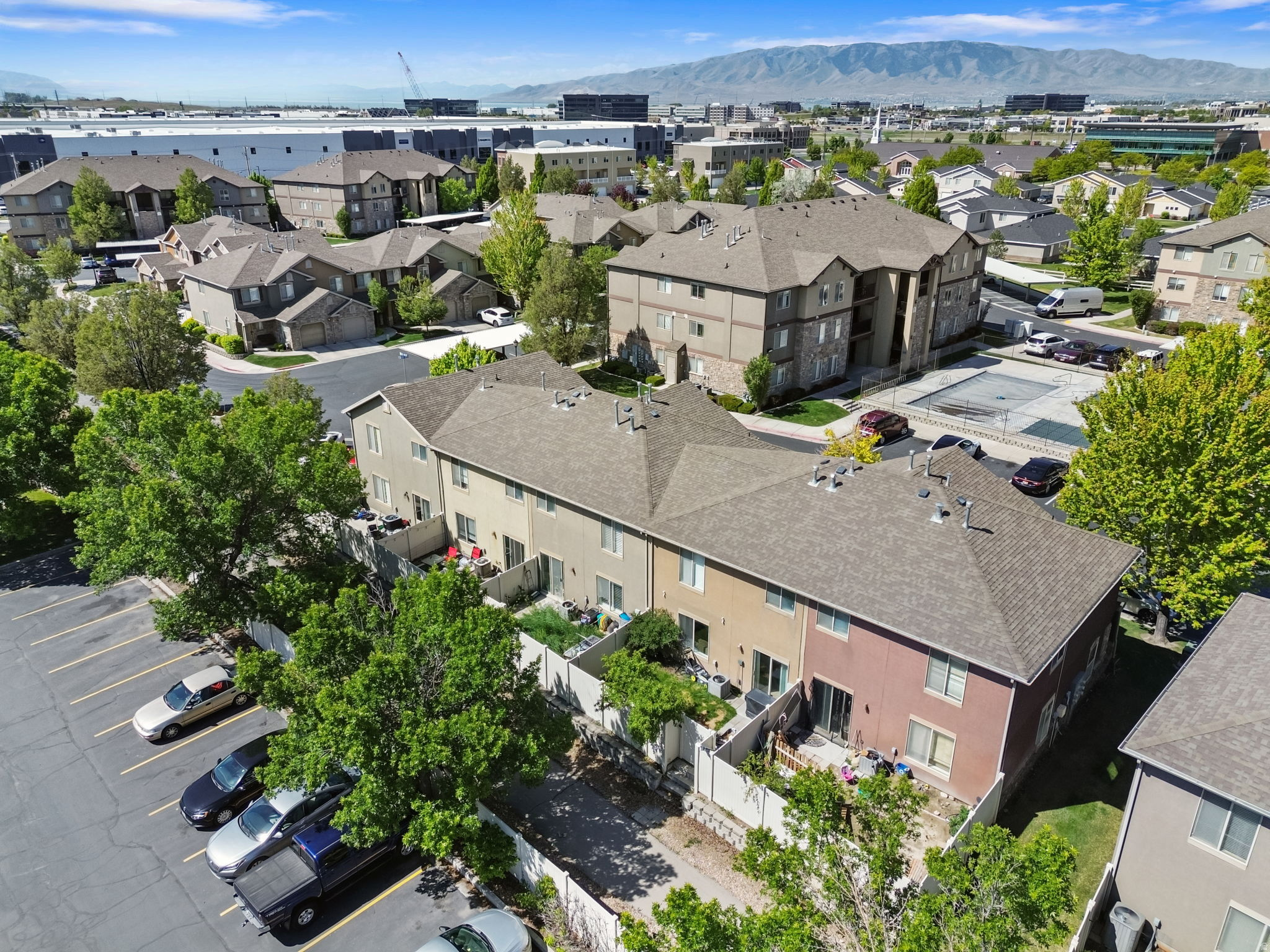 GATEWAY VILLAGE - Residential