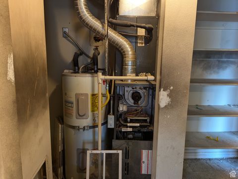 Tiny photo for 955 E CREEKHILL LN #31, Midvale, UT 84047 (MLS # 2117098)