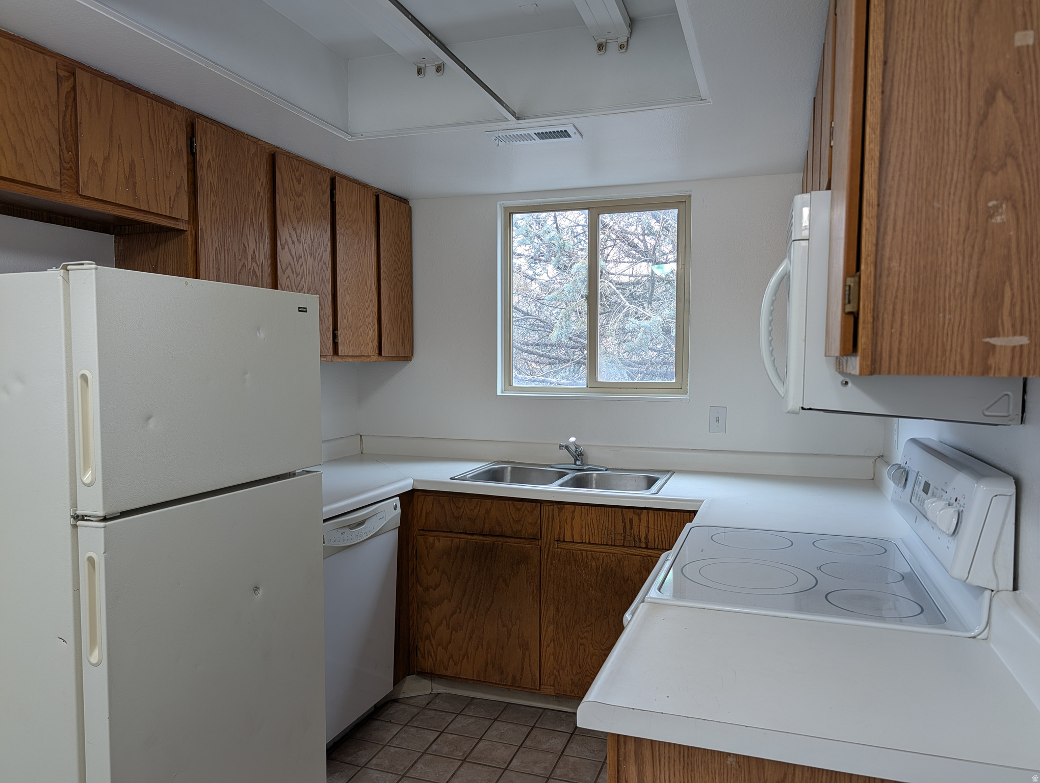 HILL CREEK CONDO - Residential