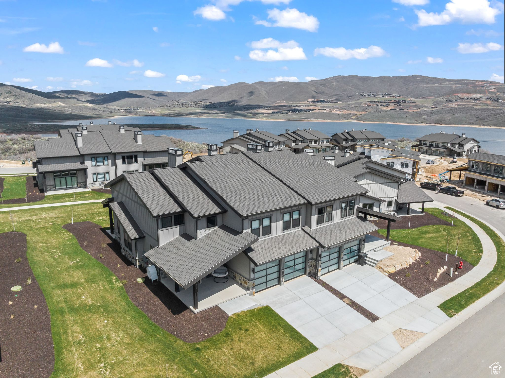 Heber City, Utah 84032, United States, 4 Bedrooms Bedrooms, ,4 BathroomsBathrooms,Residential,Pending,59021