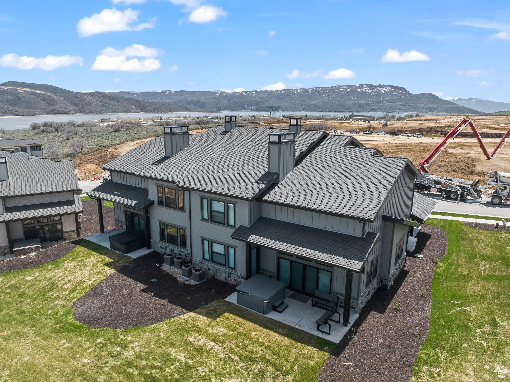 Heber City, Utah 84032, United States, 4 Bedrooms Bedrooms, ,4 BathroomsBathrooms,Residential,Pending,59021